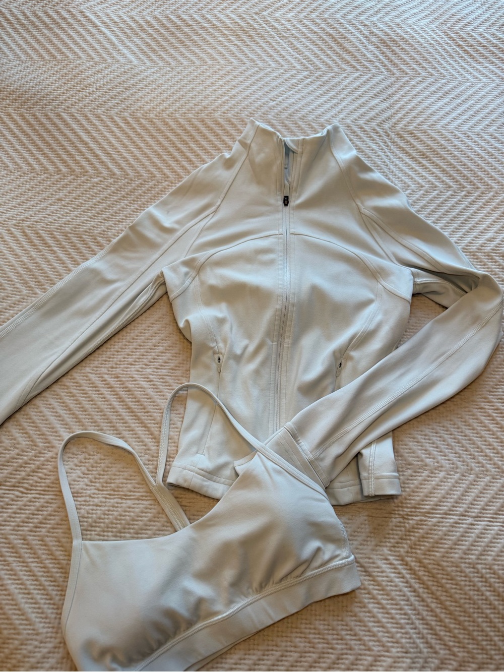Lululemon define jacket with matching bra